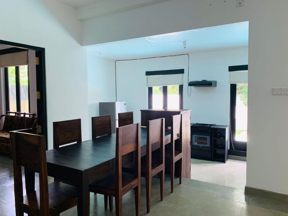 Milla Villa Хиккадува Экстерьер фото