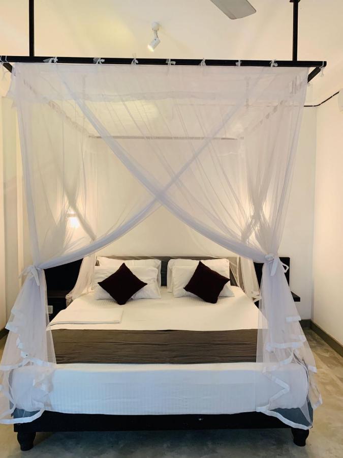 Milla Villa Хиккадува Экстерьер фото