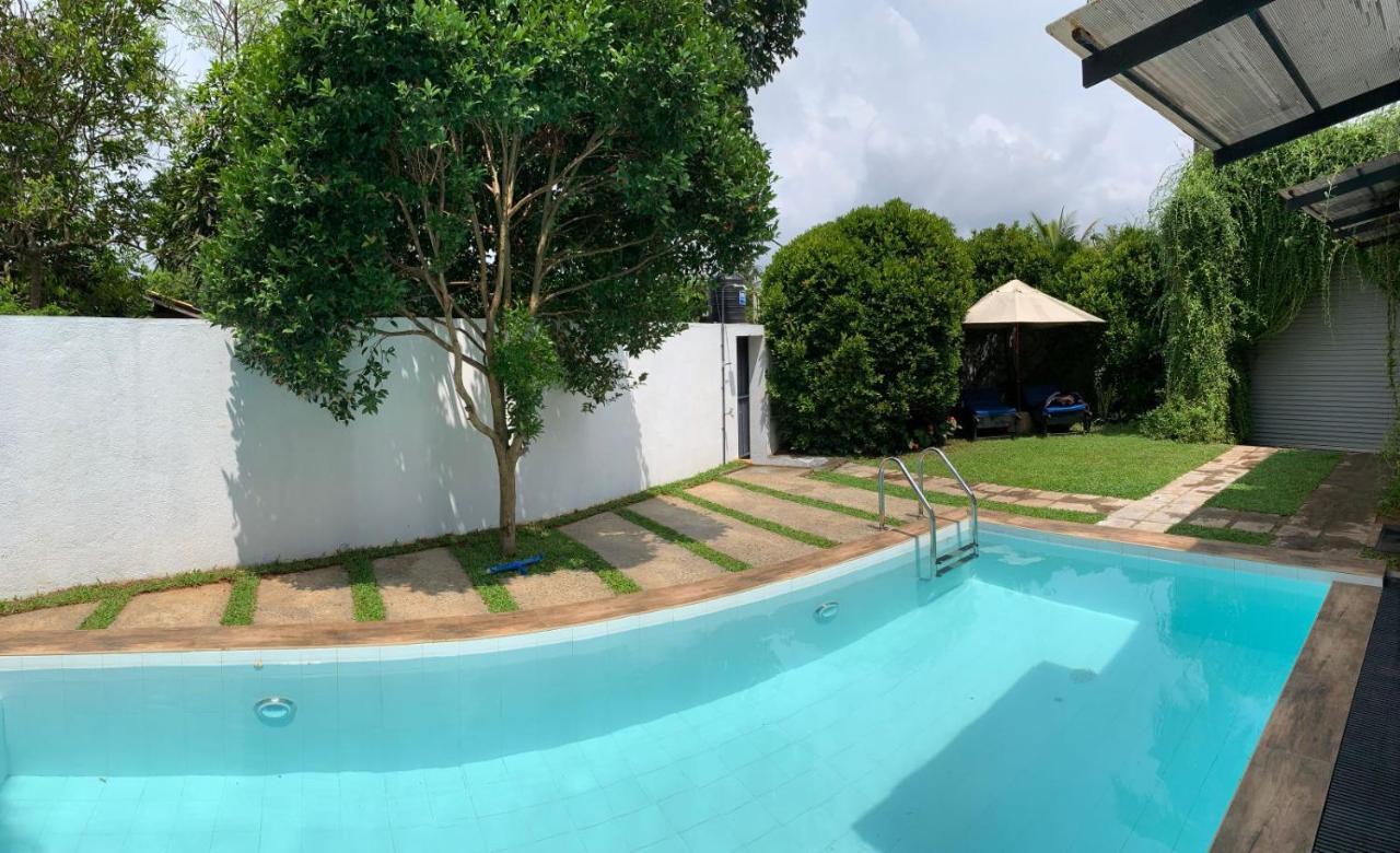 Milla Villa Хиккадува Экстерьер фото